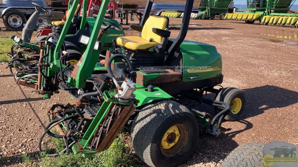 TRACTOR CORTADOR DE CESPED